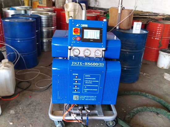 聚氨酯保溫瓦殼發(fā)泡澆注機(jī)(圖1) H5600D系列聚氨酯保溫瓦殼發(fā)泡澆注機(jī)