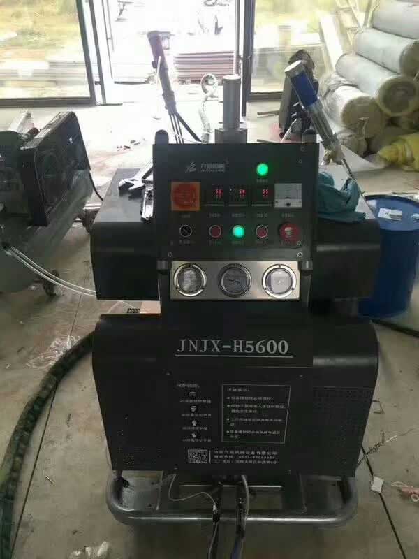 鑼響半掛車襯里耐磨防腐聚脲噴涂防護(圖2) H5600鑼響半掛車襯里耐磨防腐聚脲噴涂機