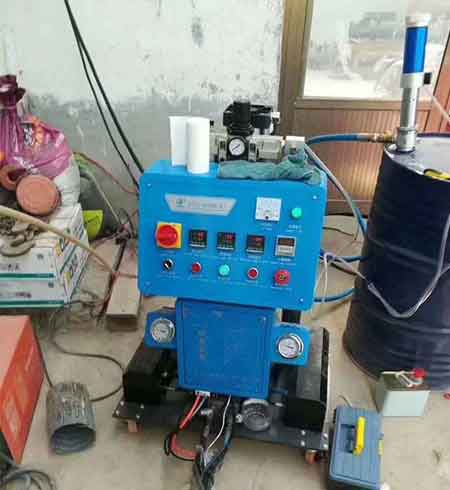 啤酒罐聚氨酯填充夾層澆注 噴涂機(圖2) Q2600D型啤酒罐聚氨酯填充夾層澆注機