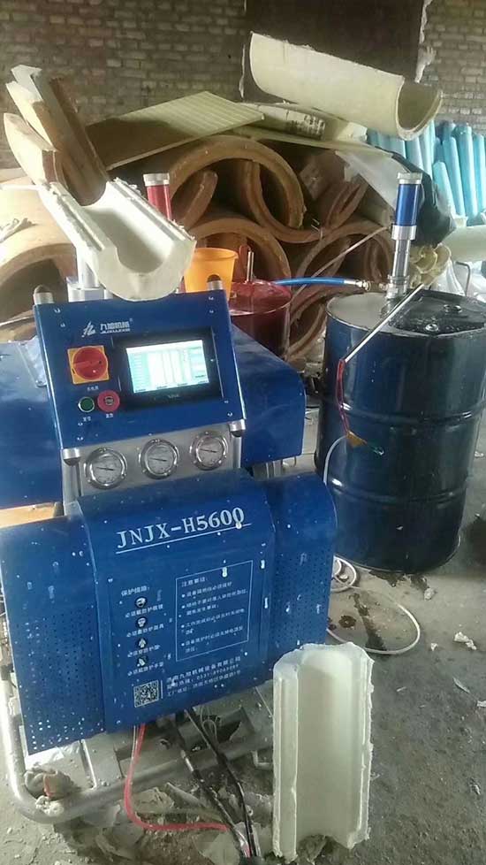 PLC系統聚氨酯發泡機多工序瓦殼管澆注(圖2) H5600(D)PLC系統多工序瓦殼管聚氨酯發泡機