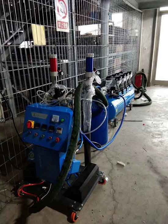 包裝箱填充聚氨酯無需開模現場發泡 小型聚氨酯發泡機(圖2) 小型聚氨酯發泡機包裝箱填充聚氨酯無需開模現場發泡
