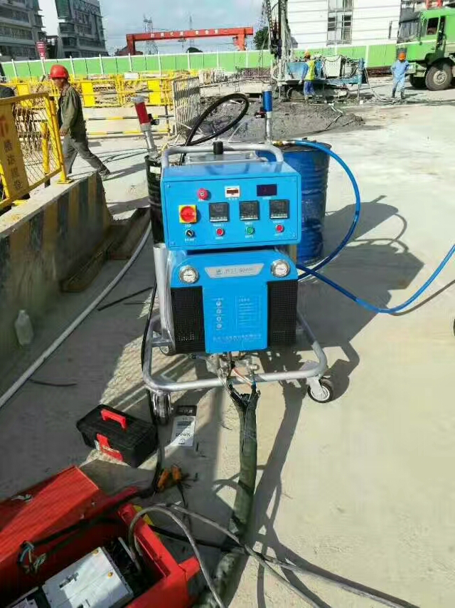 聚脲涂料噴涂機(圖1) Q5600聚脲涂料噴涂機