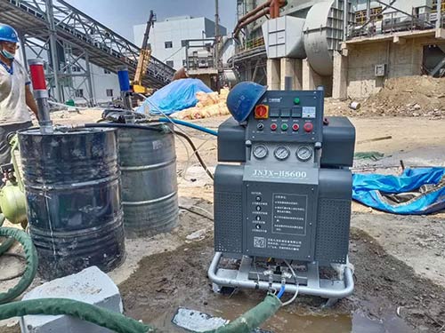 小型聚脲噴涂機(圖2) 液壓H5600小型聚脲噴涂機