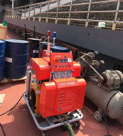 聚脲噴涂汽車底盤 聚脲噴涂設備(圖2) H5600聚脲噴涂機設備