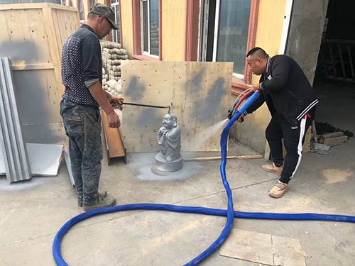 聚脲噴涂機施工場景道具結實嗎(圖1) 聚脲噴涂機施工場景道具結實嗎