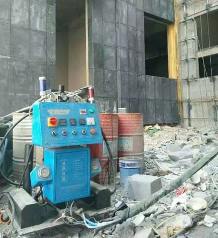 高空外墻聚氨酯噴涂機(圖1) Q2600高空外墻聚氨酯噴涂機